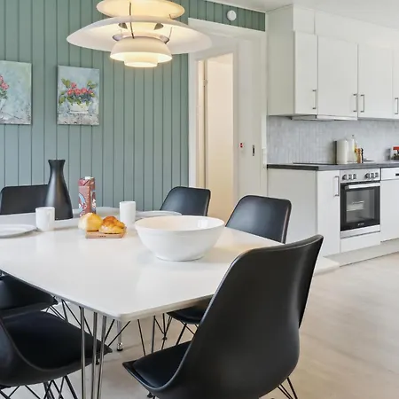 4 Bedroom Gorgeous In Idestrup Casa de Férias *