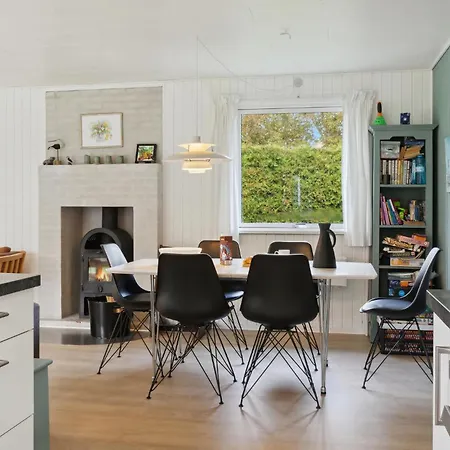 Nyaraló 4 Bedroom Gorgeous In Idestrup