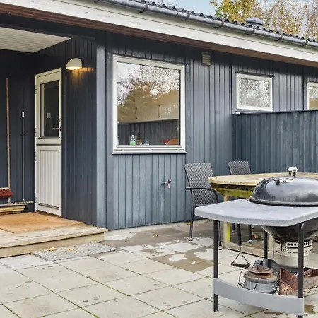 Vakantiehuis 4 Bedroom Gorgeous In Idestrup Bøtø By