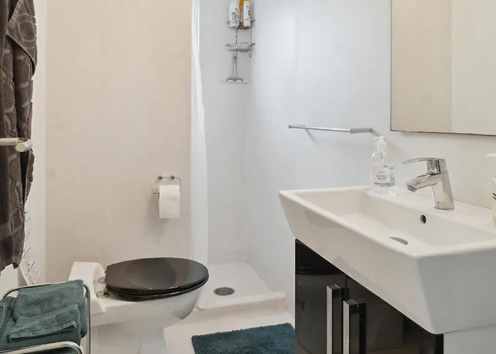 4 Bedroom Gorgeous In Idestrup * Boto By