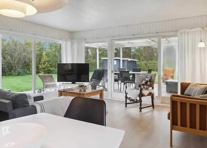 4 Bedroom Gorgeous In Idestrup