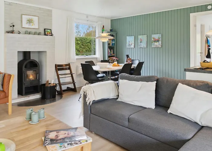 4 Bedroom Gorgeous In Idestrup Boto By