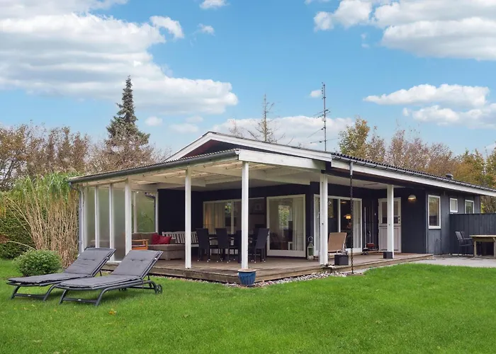 Holiday home 4 Bedroom Gorgeous In Idestrup *